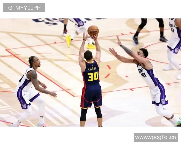 克莱三分火力全开轰23分助勇士续航展现强大实力